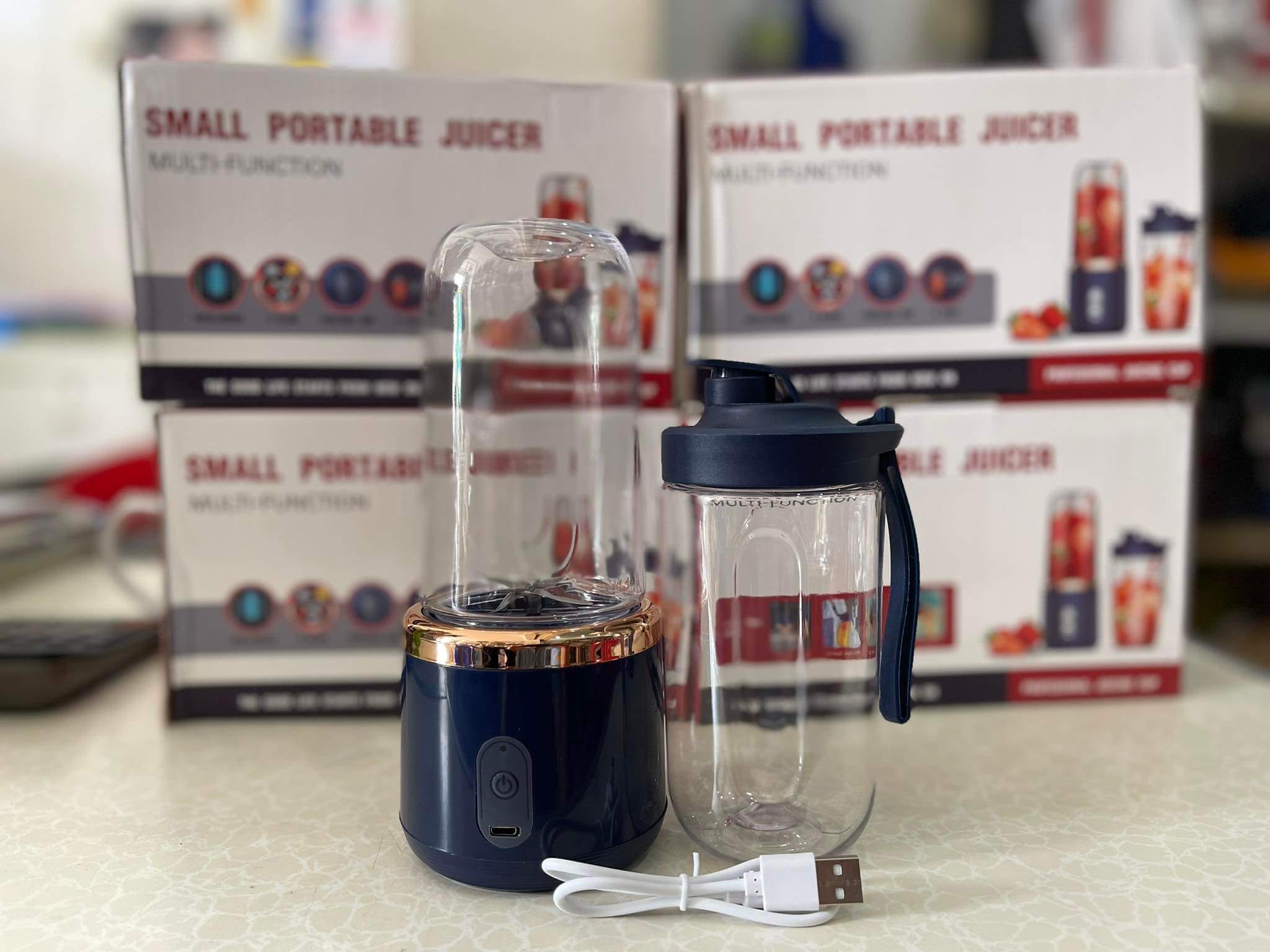 مخلوط‌کن قابل حمل Small Portable Juicer